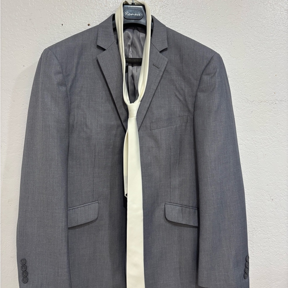 Gray Men's Suit with Cream Tie